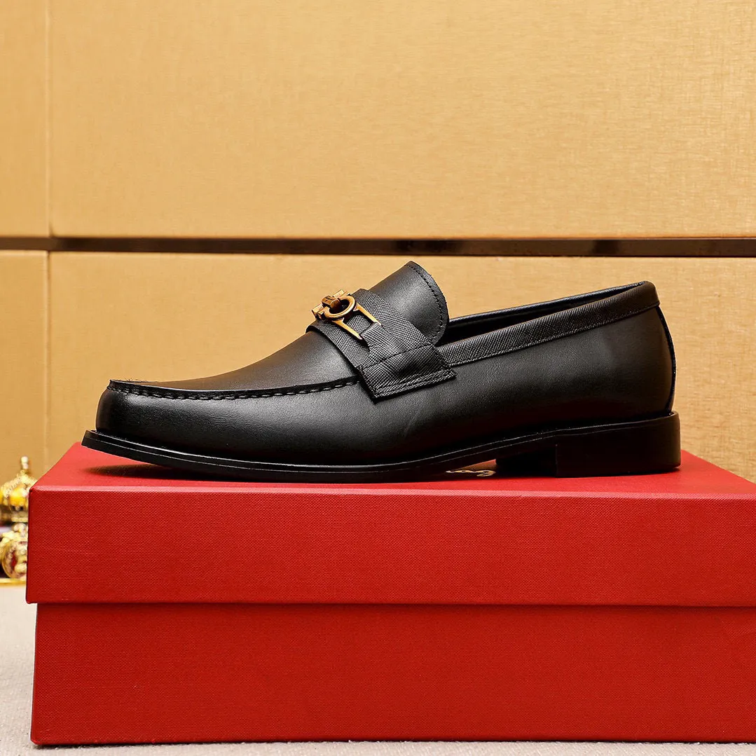 Men's shoes💰460💐 Product trademark: Ferragamo "Ferragamo" casual leather shoes Regular size: 38-44 (45.46🉑️customized) Product materials: Selected imported first-layer calfskin upper + luxury hardware buckle, imported water-dyed cowhide leather lining. Strong three-dimensional visual effect, original outsole color: 1⃣️color optional